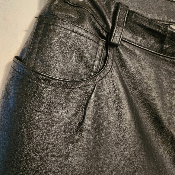Vintage Newport News Black Leather Pants Size 12 Petite (Spot At Bottom) - Picture 9 of 16